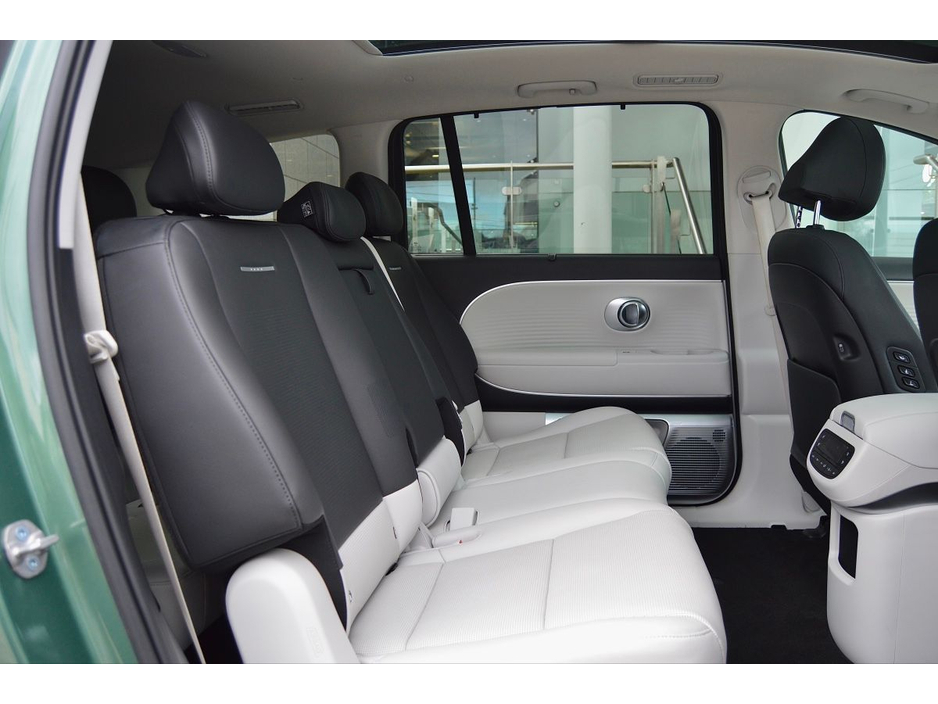 2025 Hyundai Ioniq 9 RWD standard (Long Range) Platinum €73,995