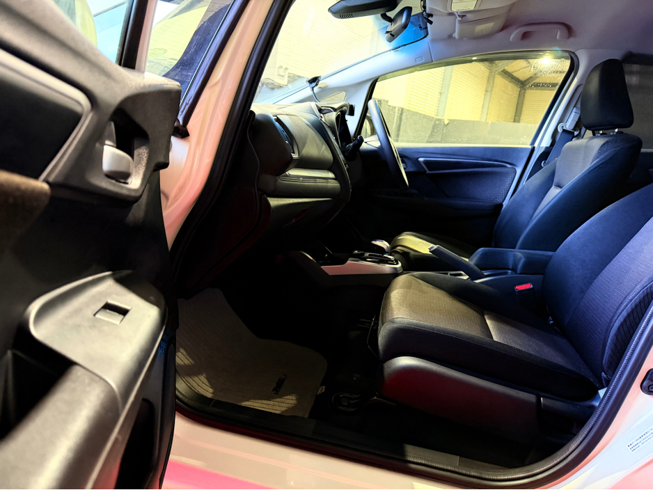 2014 Honda Fit DAA-GP5 €8,999