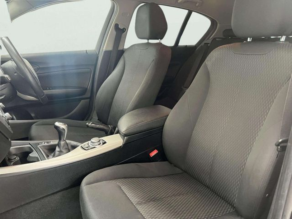 2016 BMW 1 Series - image 27