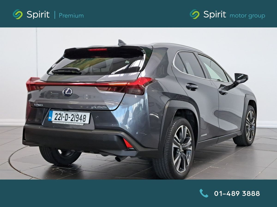 2022 Lexus UX 300 e - image 12