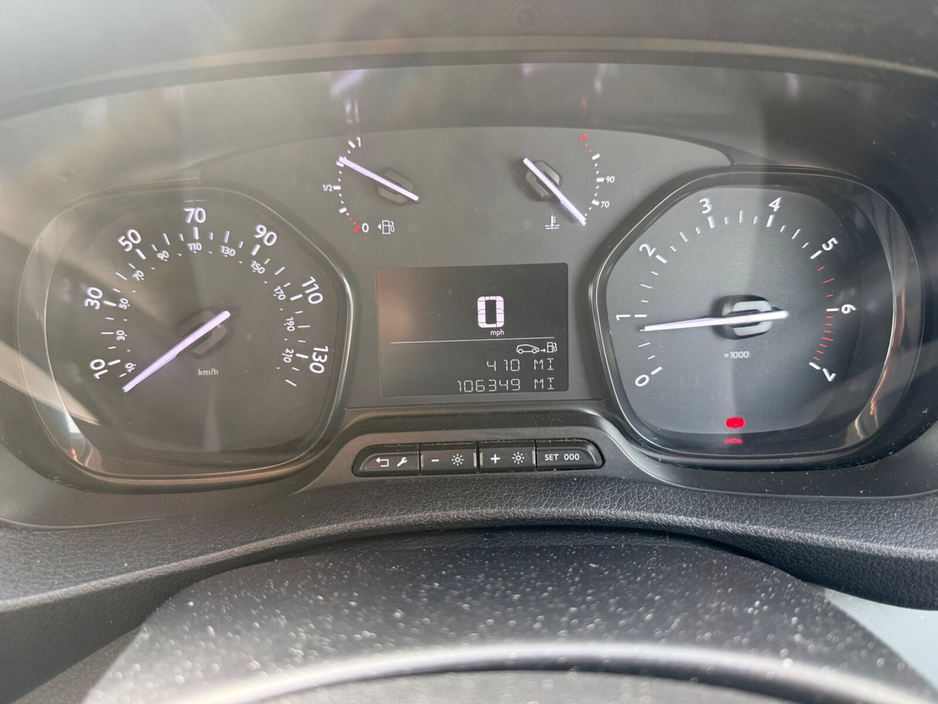 2021 Peugeot Expert - image 13