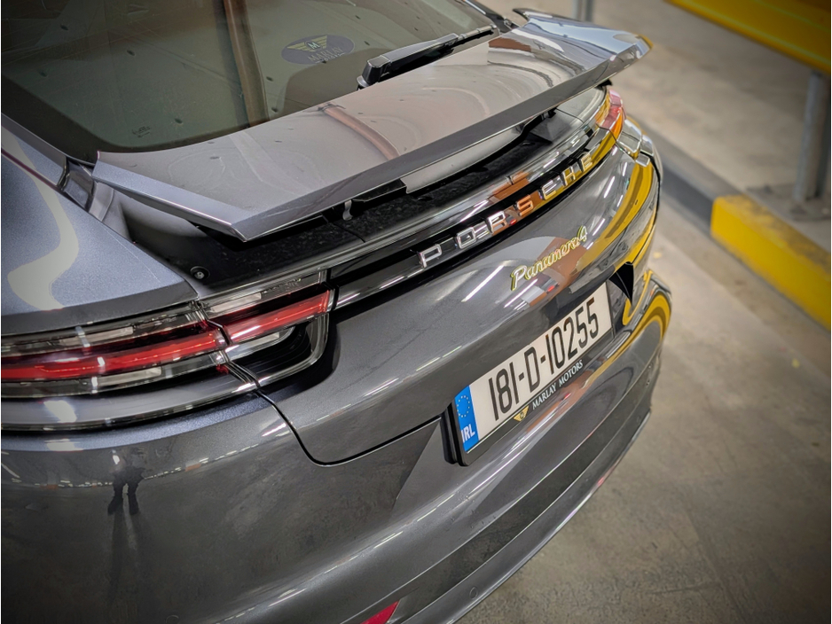 2018 Porsche Panamera - image 12