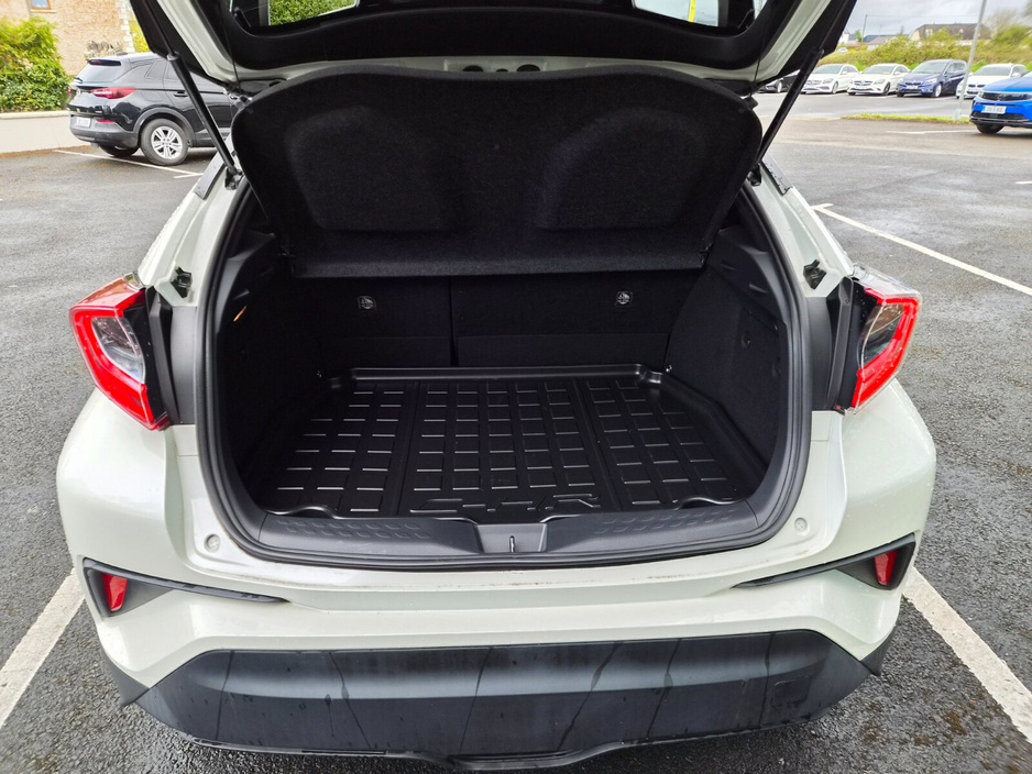 2019 Toyota C-HR - image 4