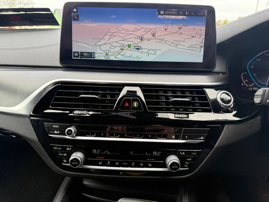 2021 BMW 5 Series - image 14