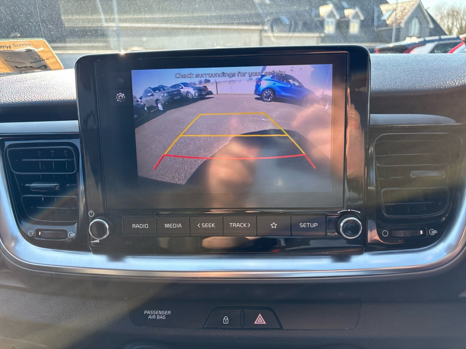 2022 Kia Stonic - image 13