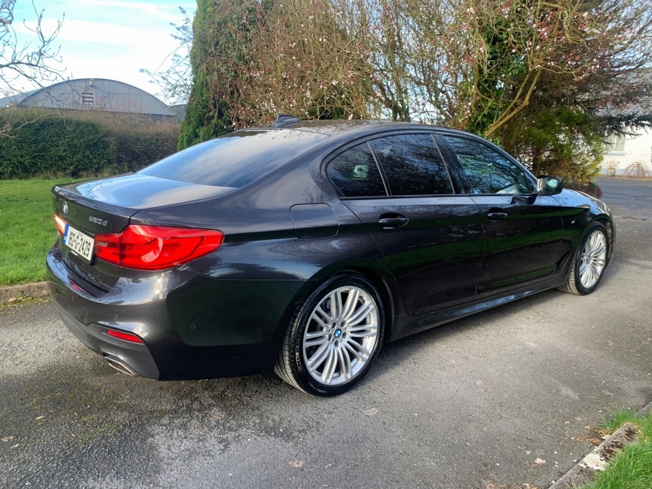 2018 BMW 5 Series - image 2