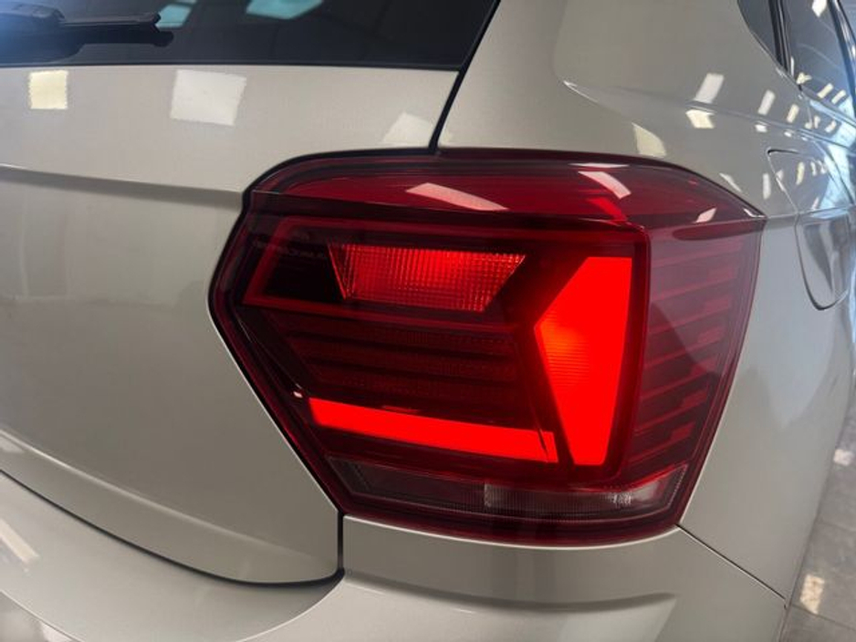 2019 Volkswagen Polo - image 19