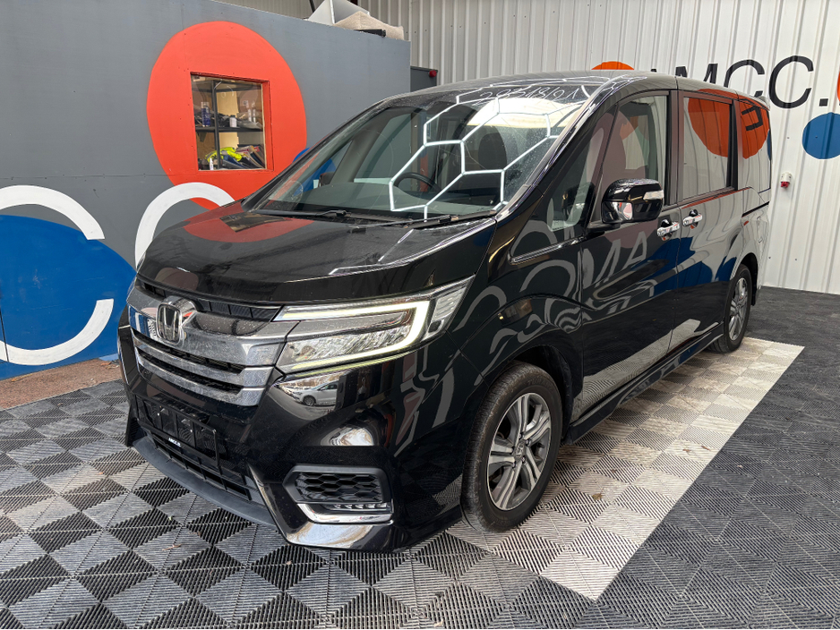 2021 Honda Stepwagon - image 8