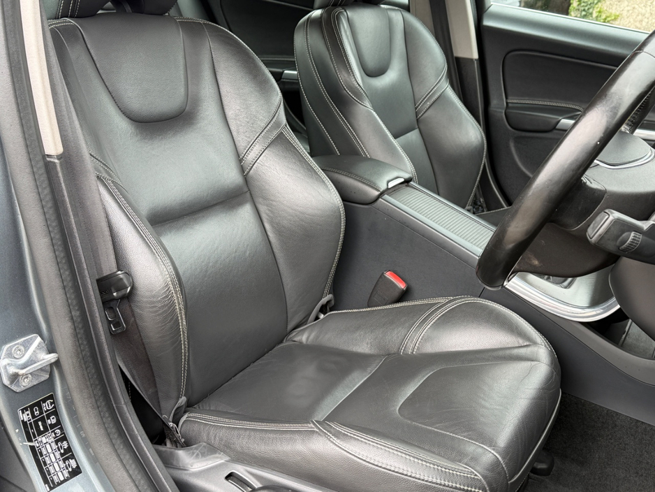 2015 Volvo S60 - image 18