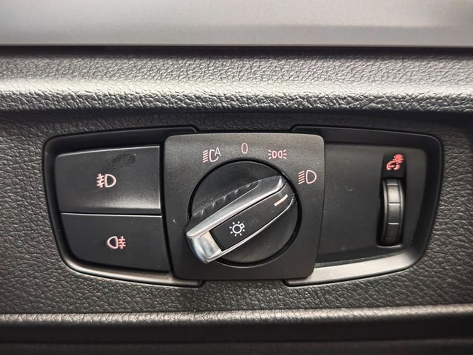 2017 BMW 1 Series - image 23