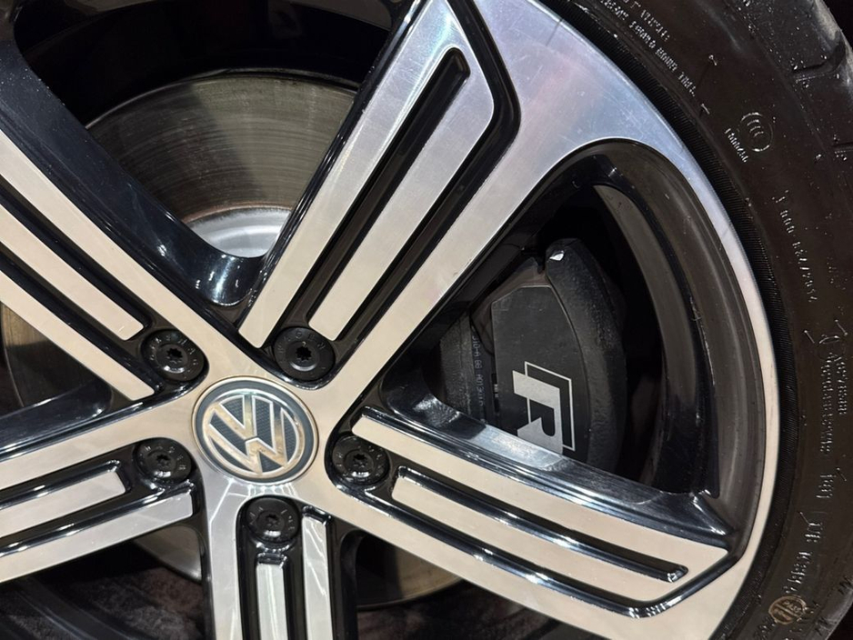 2015 Volkswagen Golf - image 14