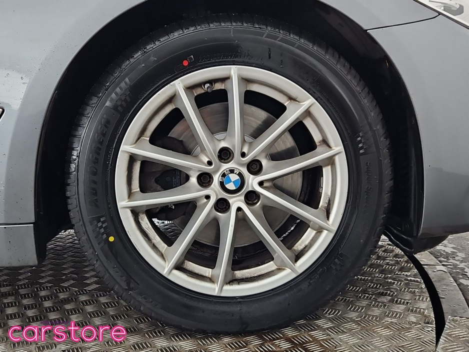 2019 BMW 5 Series 520d SE Auto €28,880