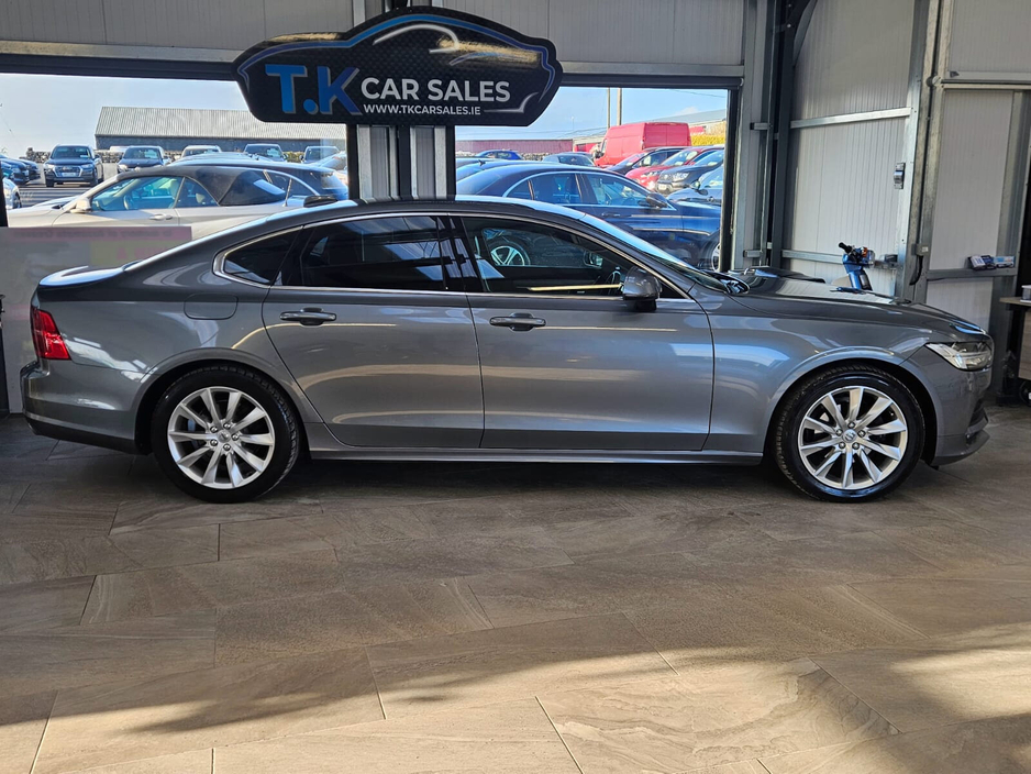 2019 Volvo S90 - image 3