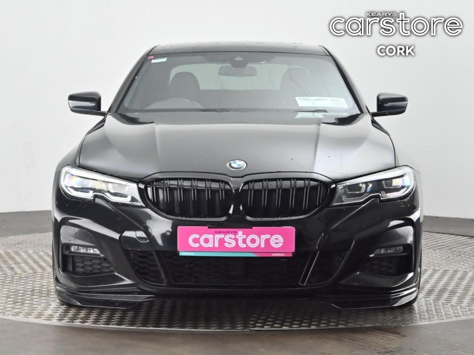 2022 BMW 3 Series - image 8