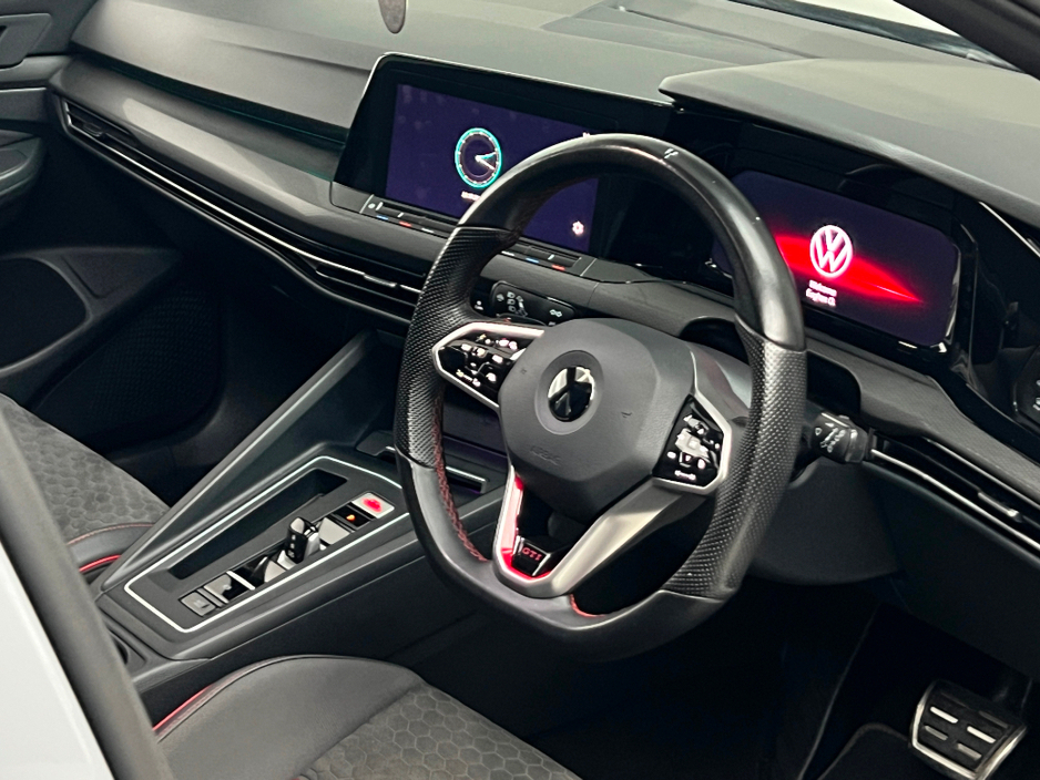 2022 Volkswagen Golf GTI CLUBSPORT 2.0 TSI 300HP *PAN ROOF* €49,990