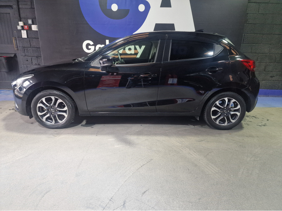 2017 Mazda Mazda2 - image 5