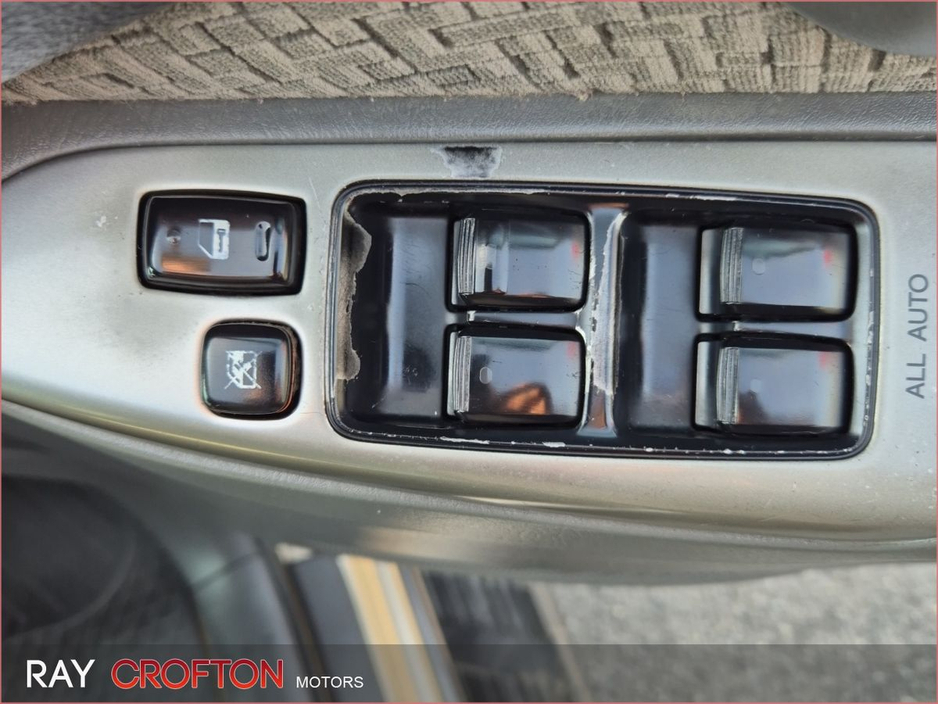 2006 Toyota Landcruiser - image 22