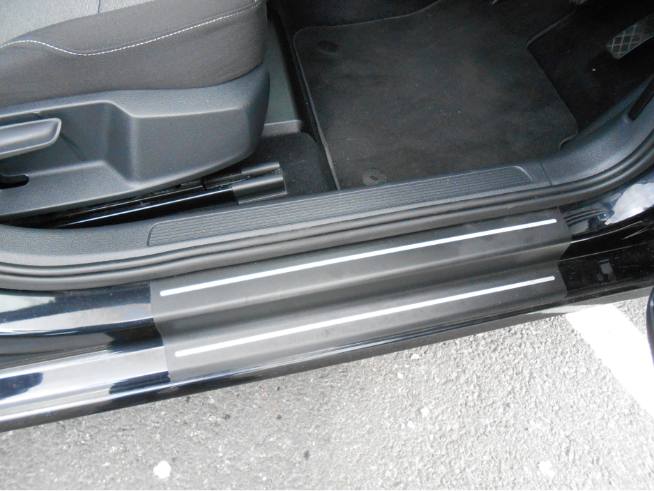 2016 Volkswagen Golf - image 16