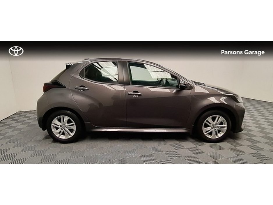 2022 Toyota Yaris 1.5 LUNA 4DR €19,995