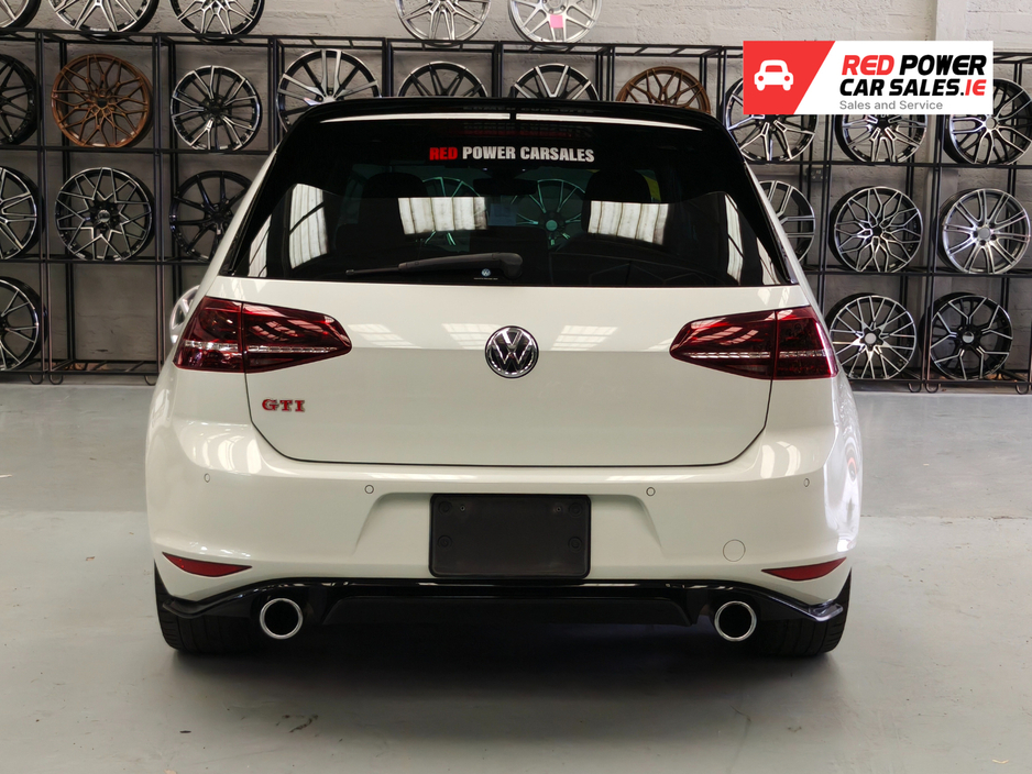 2016 Volkswagen Golf GTI Clubsport Street Edition//LOW KMs €25,950