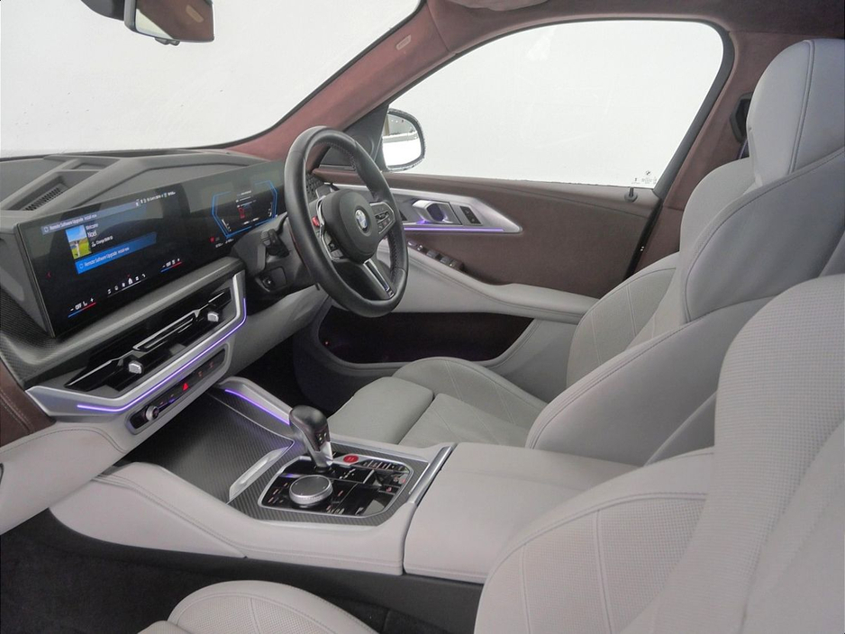 2024 BMW XM - image 7