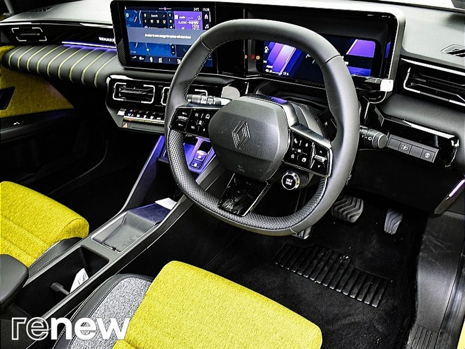 2025 Renault 5 EV40 150hp Iconic €31,890