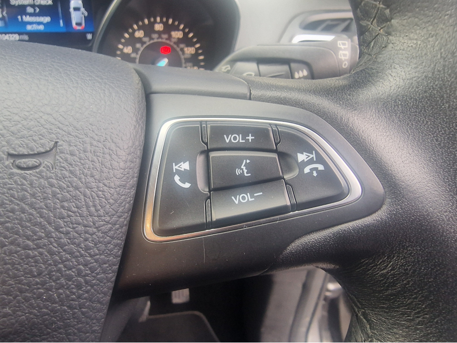 2017 Ford Kuga - image 16