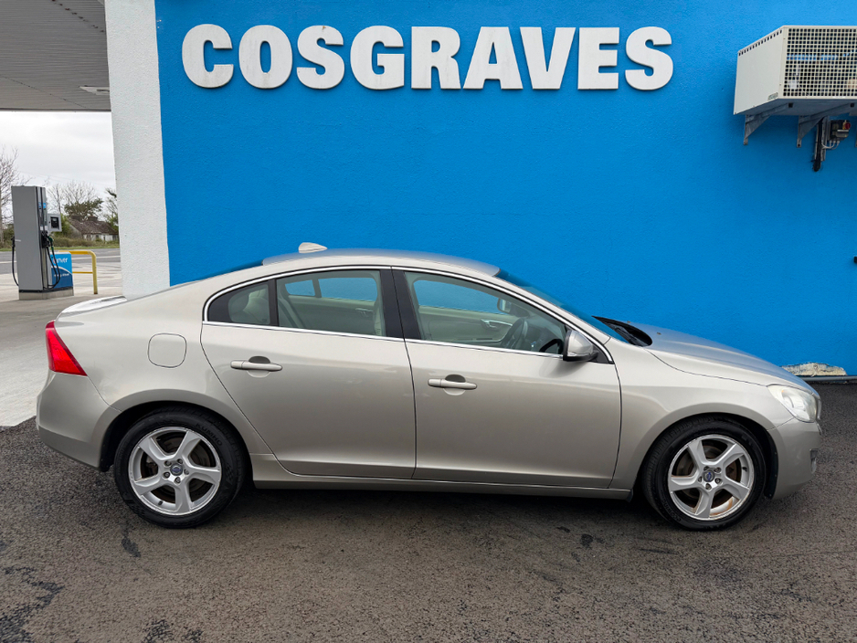 2012 Volvo S60 - image 2