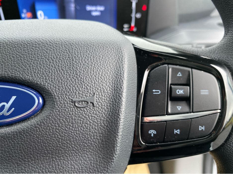 2025 Ford Transit Custom - image 11