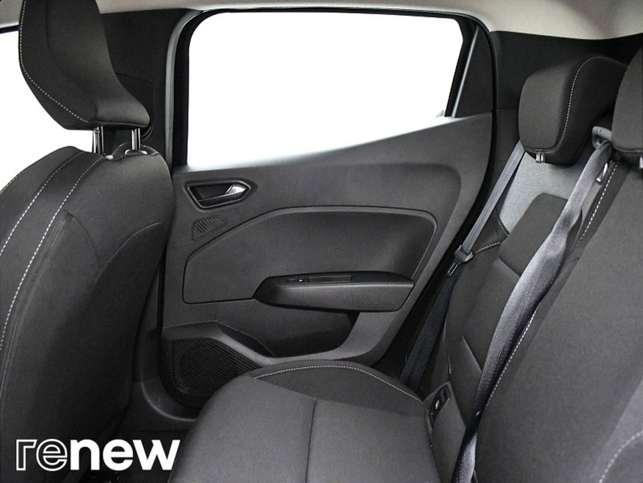 2025 Renault Clio - image 11