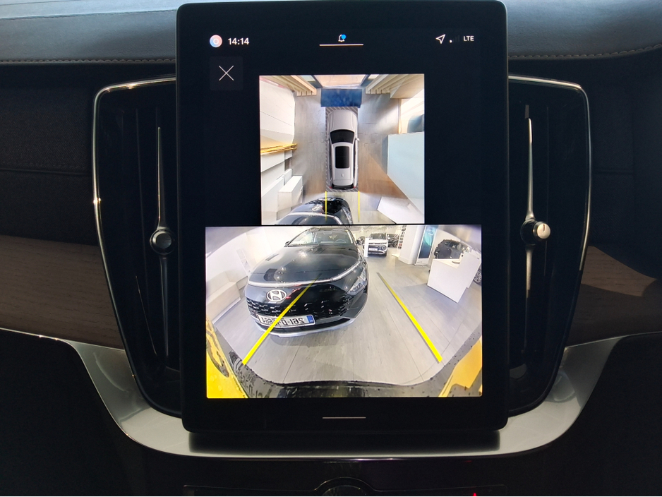 2025 Volvo XC90 T8 PHEV AWD AUTO PLUS - New Model - 7 Seats - Pan Roof - Black Leather -