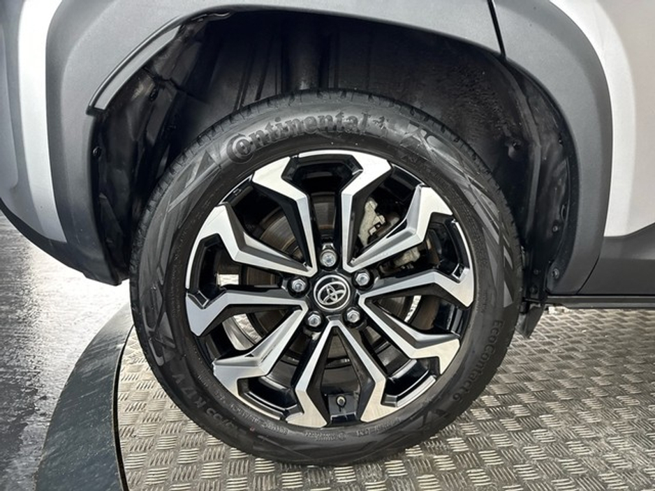 2023 Toyota Yaris Cross  €28,450