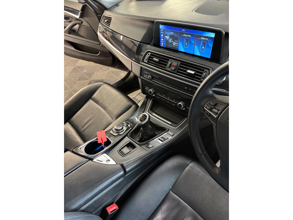 2014 BMW 5 Series - image 10