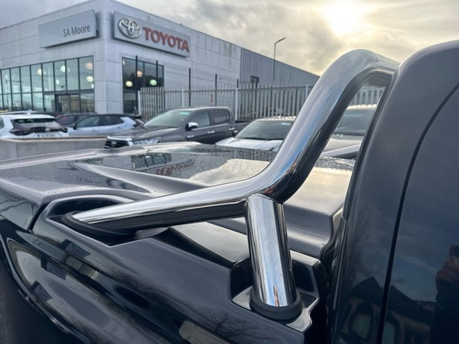 2020 Toyota Hilux - image 18