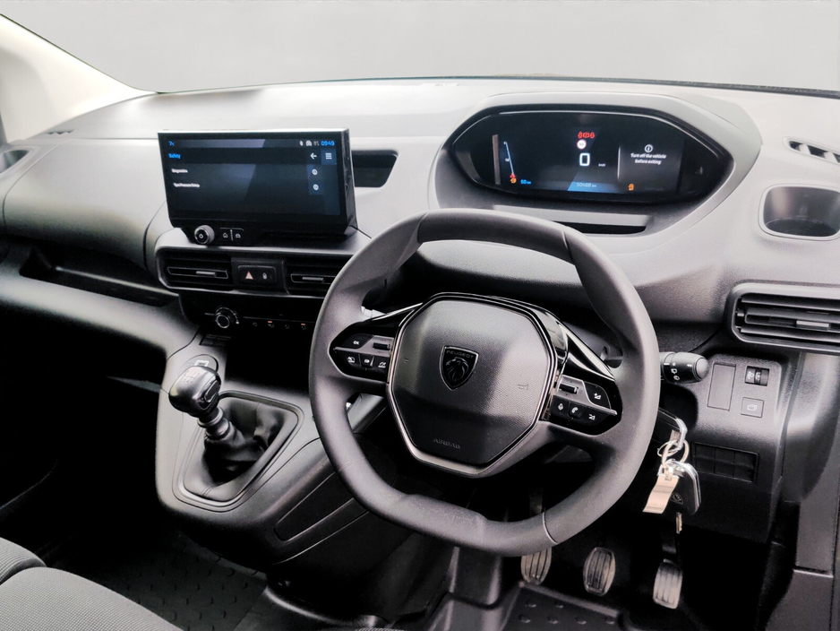 2025 Peugeot Partner - image 14