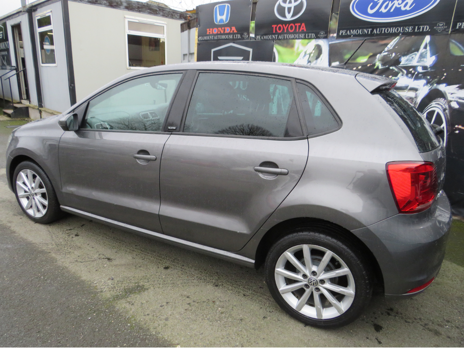 2017 Volkswagen Polo - image 8