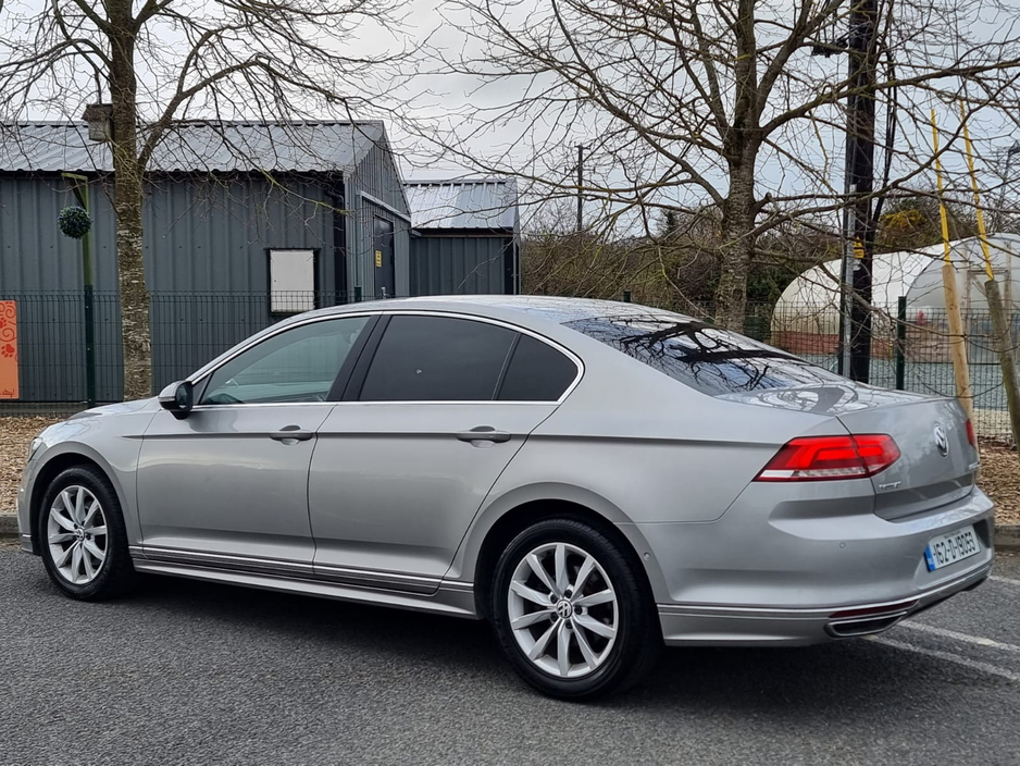 2016 Volkswagen Passat - image 17