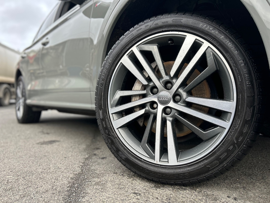 2019 Audi Q5 - image 2