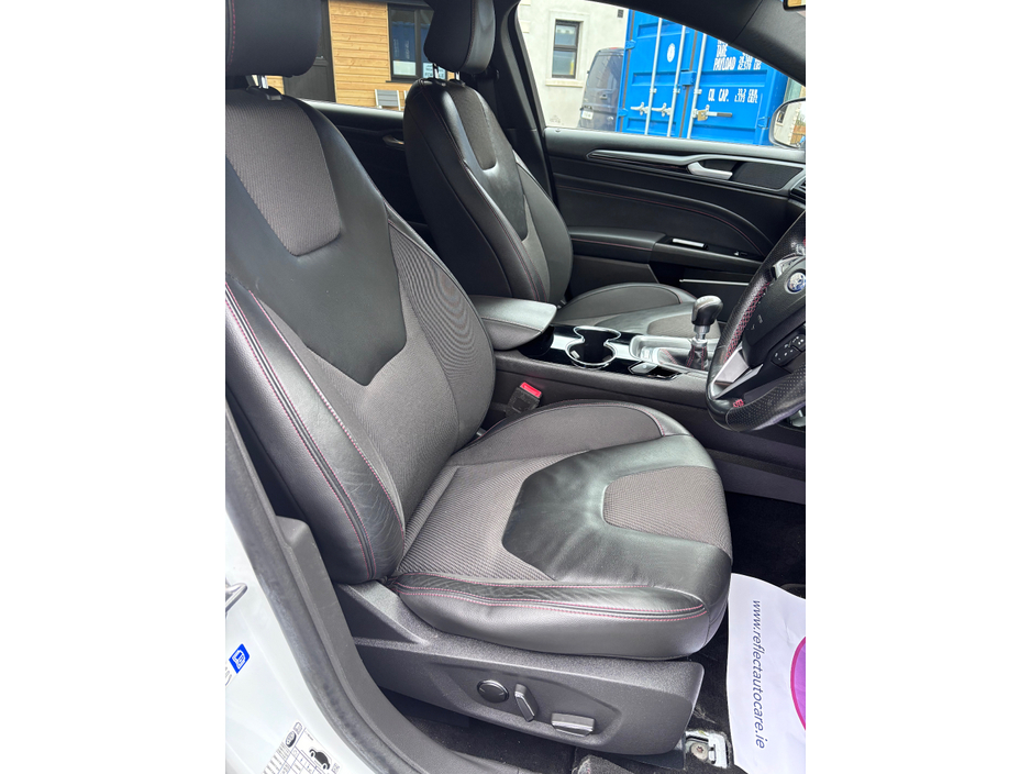 2018 Ford Mondeo - image 12