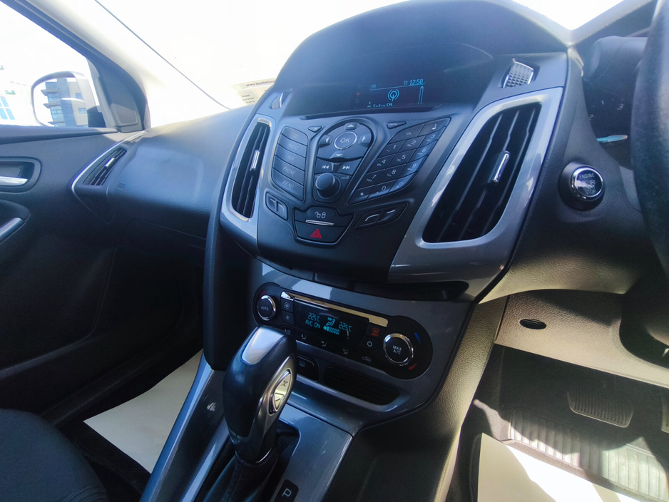 2014 Ford Focus - image 17