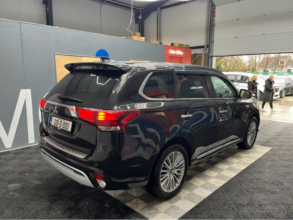 2020 Mitsubishi Outlander €23950! 2020 MITSUBISHI OUTLANDER PHEV G 2.4 AUTOMATIC / CRUISE CONTROL / 360° PARKING CAMERA / ELECTRIC HEATED SEATS / PADDLE SHIFTERS / HEATED STEERING WHEEL €23,950