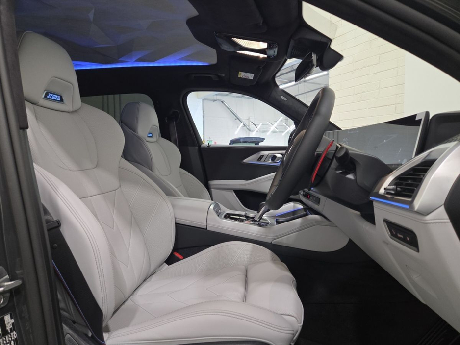 2026 BMW XM - image 6