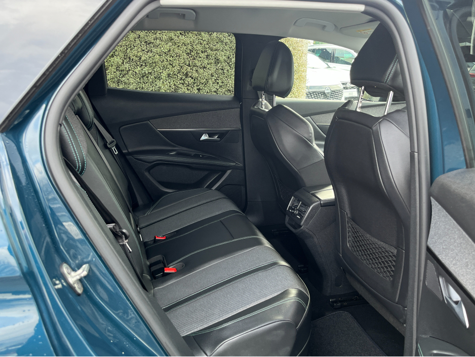 2022 Peugeot 3008 FL ALLURE 1.6 PHEV 225 HYBRID PETROL //HIGH SPEC//HALF LEATHER SEATS//REVERSE CAMERA//KEYLESS ENTRY// €25,950