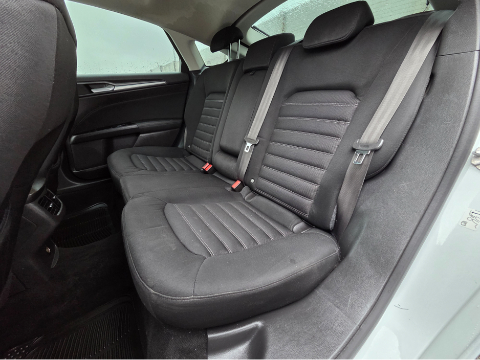 2017 Ford Mondeo - image 16