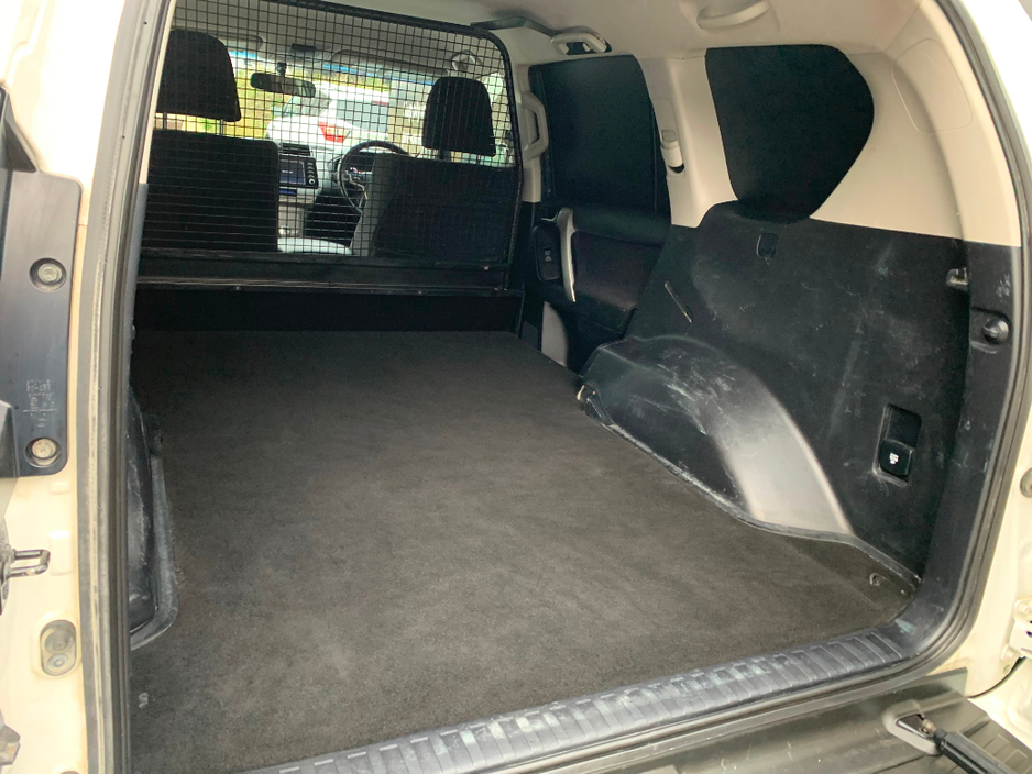 2022 Toyota Landcruiser 2.8 LWB AUTO COMMERCIAL // PRICE EXCL. VAT // GREAT CONDITION // 09/26 CVRT // ONE OWNER // FULL SERVICE HISTORY // €32,479