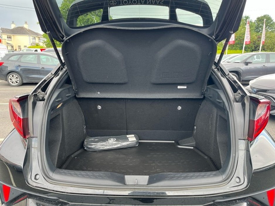 2023 Toyota C-HR - image 10