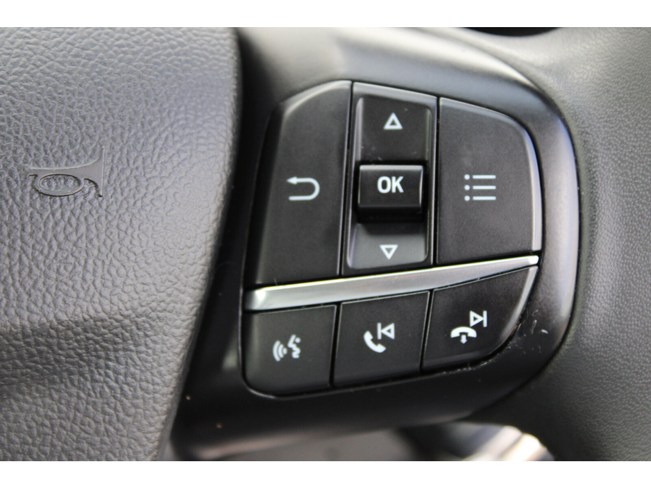 2020 Ford Focus - image 21