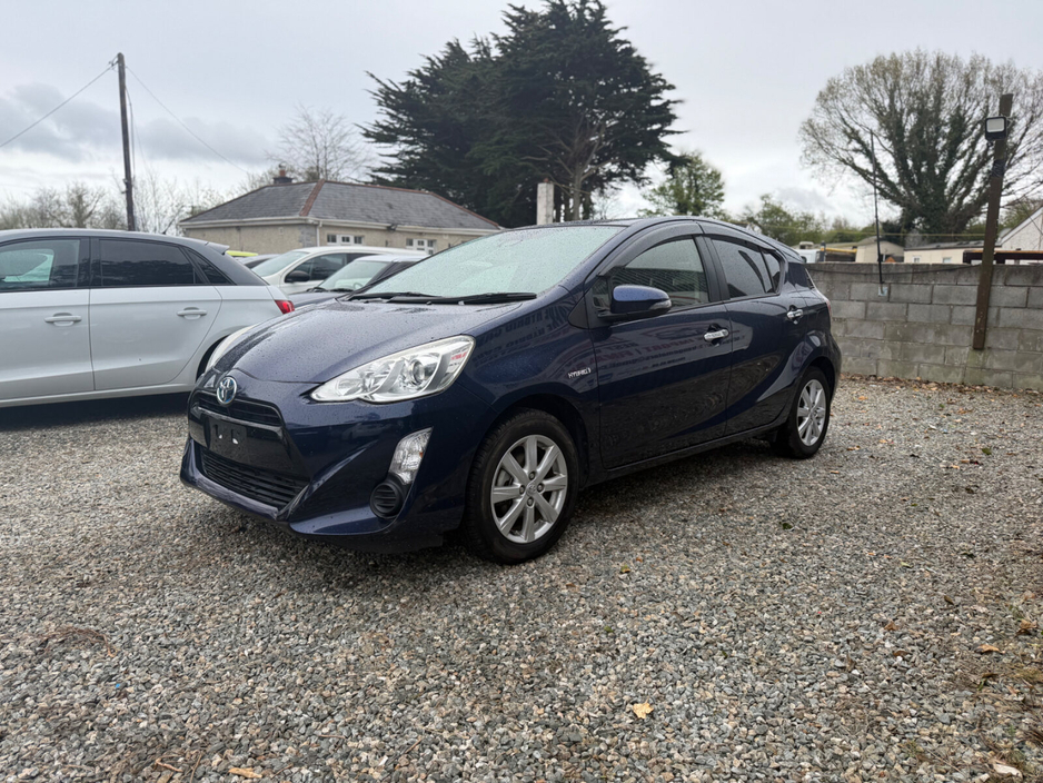 2016 Toyota Aqua - image 3