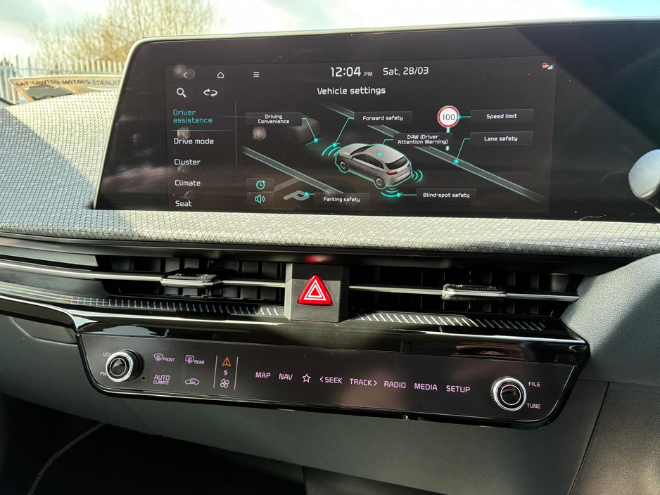 2023 Kia EV6 - image 6