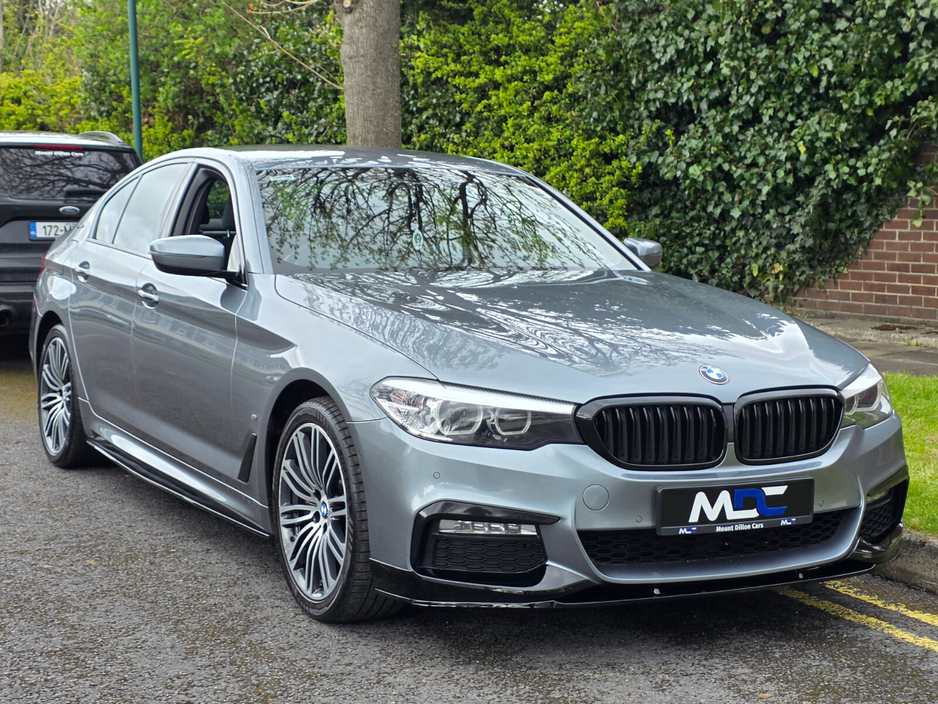 2017 BMW 5 Series - image 4